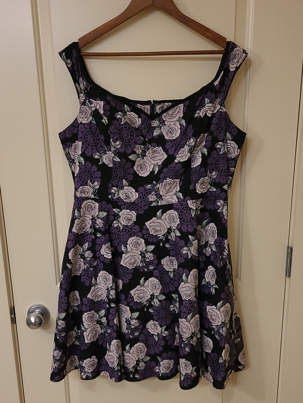 HellBunny Black and purple Floral size 16🇨🇦 2XL UK  EUC